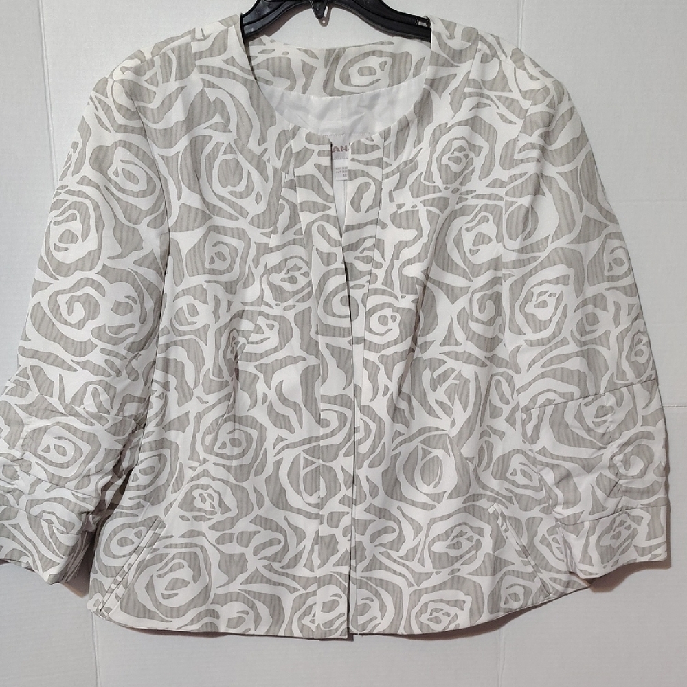 TanJay White and Gray Textured Blazer for Formal Occasions. -F